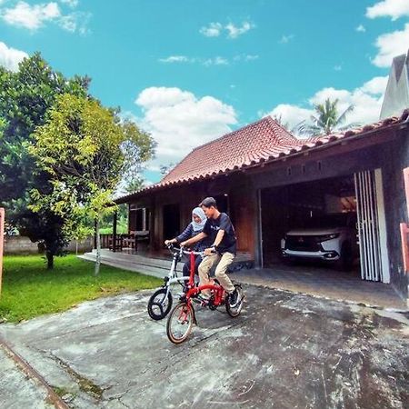 Ndalem Arsita Villa Yogyakarta Bagian luar foto