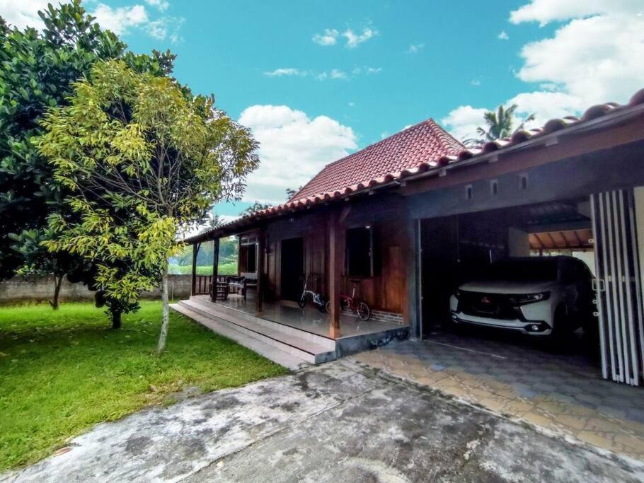 Ndalem Arsita Villa Yogyakarta Bagian luar foto